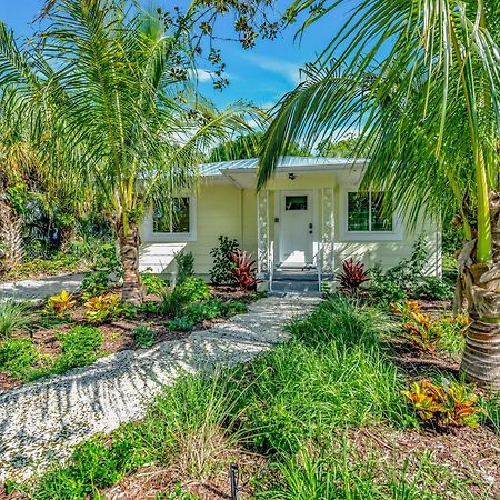 Casa Posada - So Close You Can Hear The Waves Historic Beach Cottage W Beach Gear Anna Maria Buitenkant foto