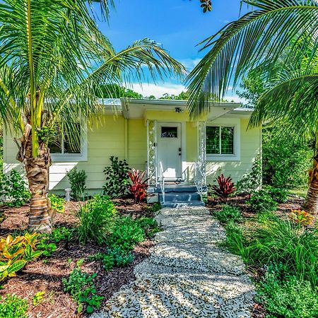 Casa Posada - So Close You Can Hear The Waves Historic Beach Cottage W Beach Gear Anna Maria Buitenkant foto