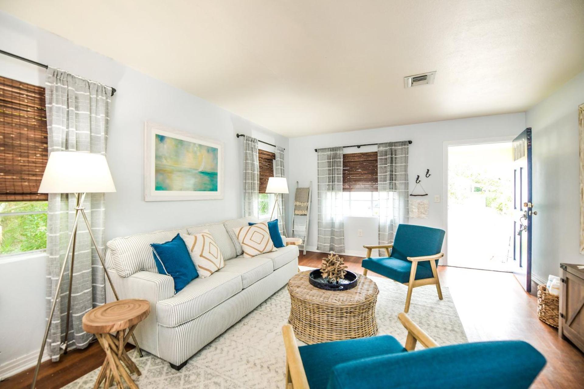 Casa Posada - So Close You Can Hear The Waves Historic Beach Cottage W Beach Gear Anna Maria Buitenkant foto